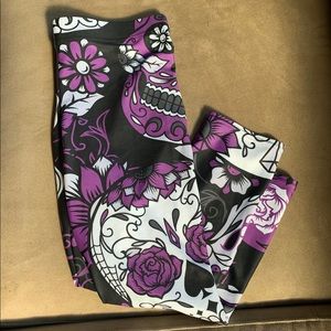 GearBunch skull cropped leggings- NEVER WORN!!!!!!